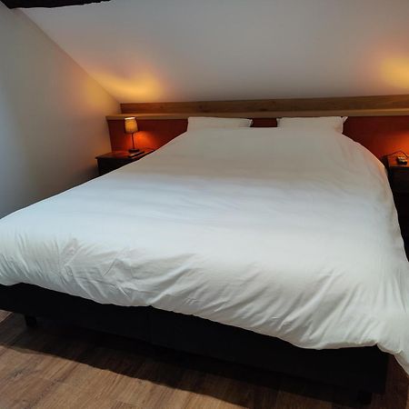 Le Saint Michel Hotell Rochefort Rum bild